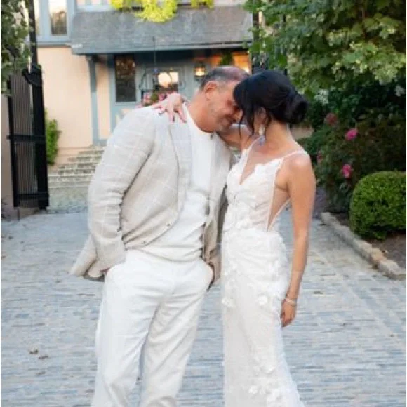 Elegant White Lace Wedding Dress